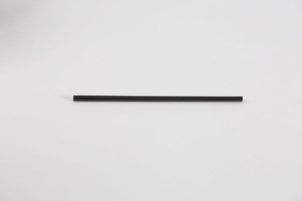Paille noire coudée