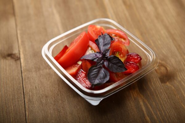 Saladier carré transparent avec couvercle - 8 oz